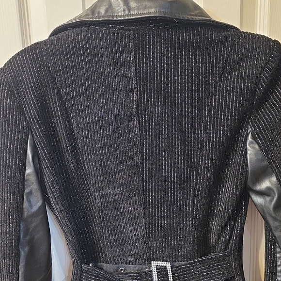 Elegant Black Trench Coat - Picture 5 of 5